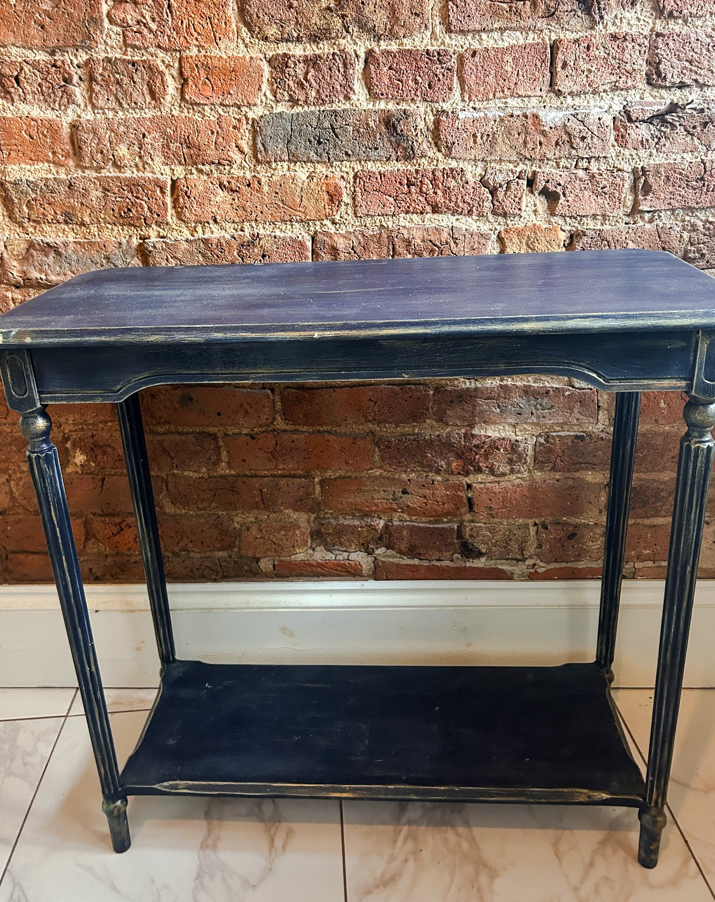 Refurbished Console Table in Old Navy - The Barn Shed