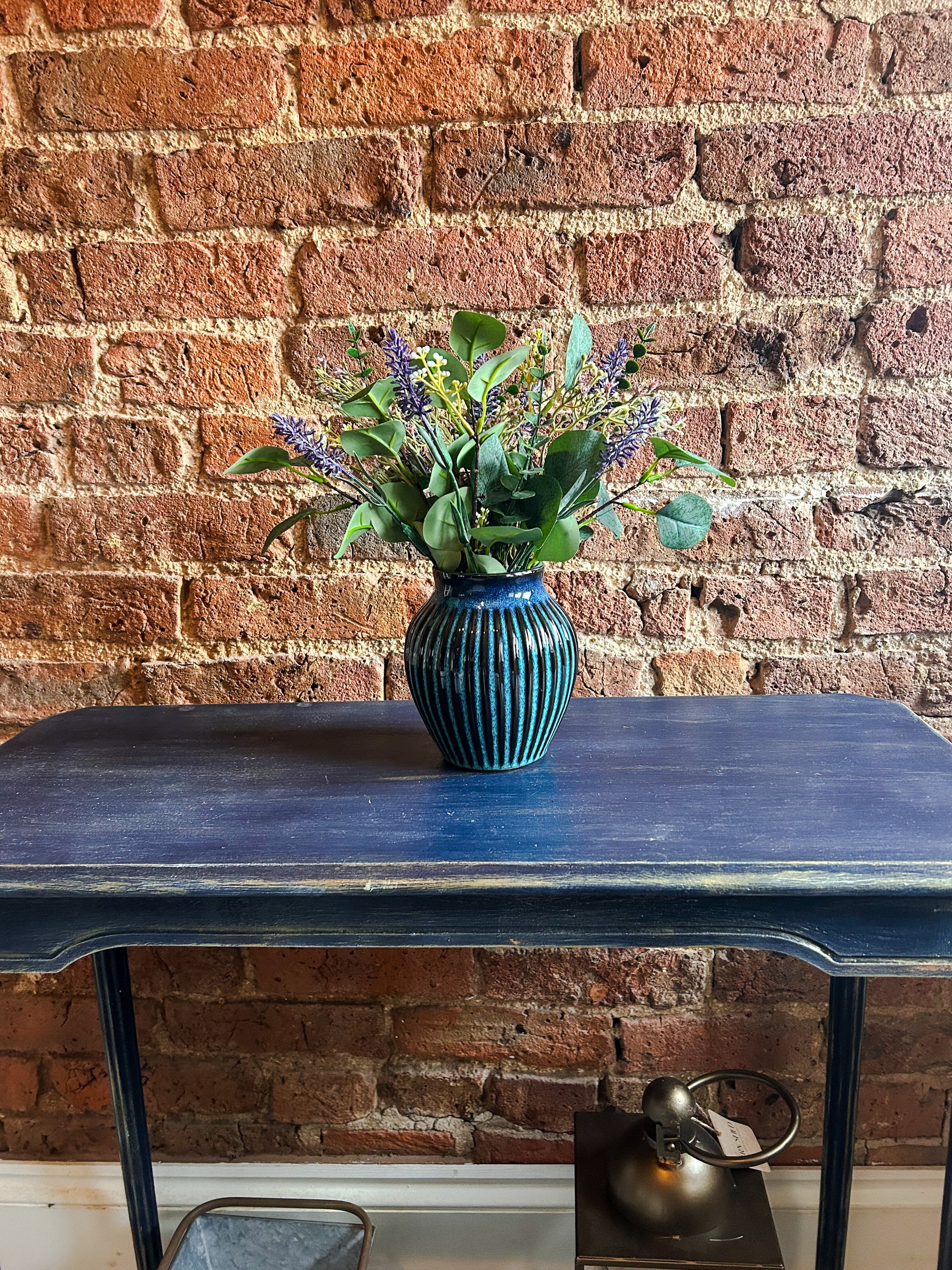 Refurbished Console Table in Old Navy - The Barn Shed