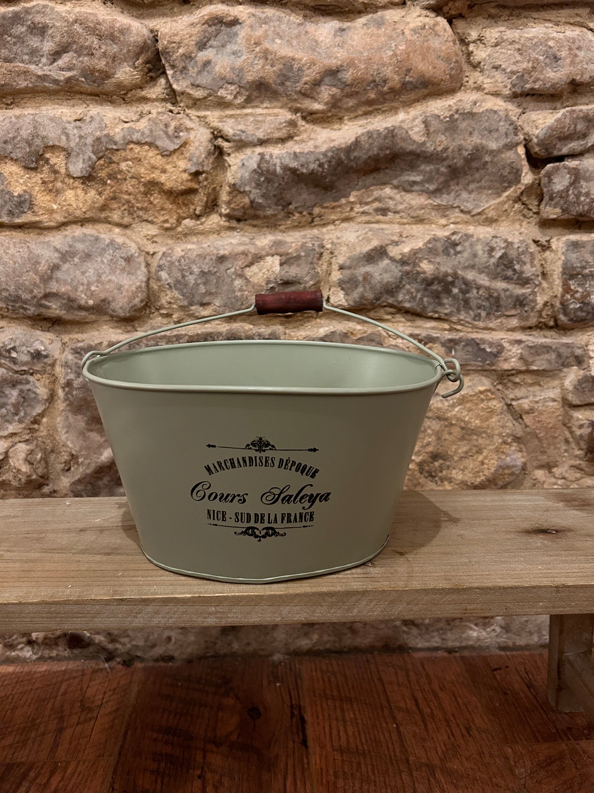 Oval Vintage Planter with Hang Tag-Various colours - The Barn Shed