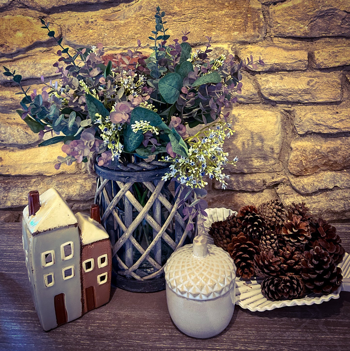 Ceramic Acorn Pot-Various Sizes - The Barn Shed